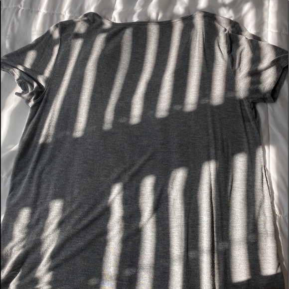 gray t shirt - Picture 3 of 3